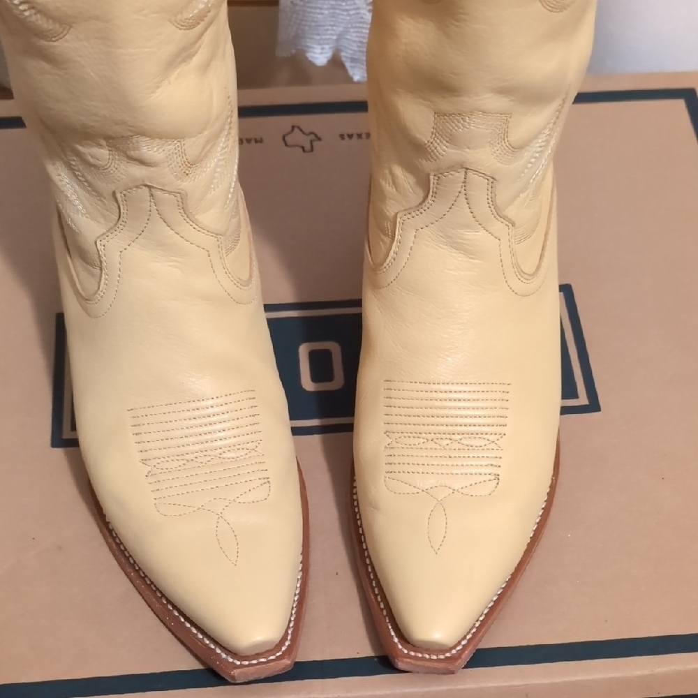 Tecovas Cream Western Heeled Boots - Picture 3 of 6